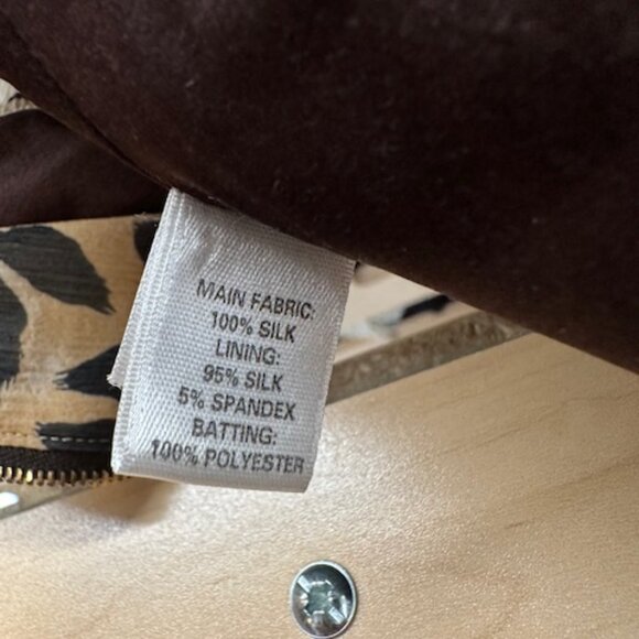 St. John Animal Silk Vest Size Petite - Picture 7 of 7